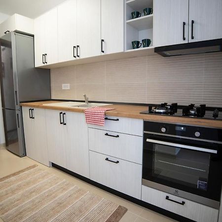 Ballade Apartment Яш Екстериор снимка